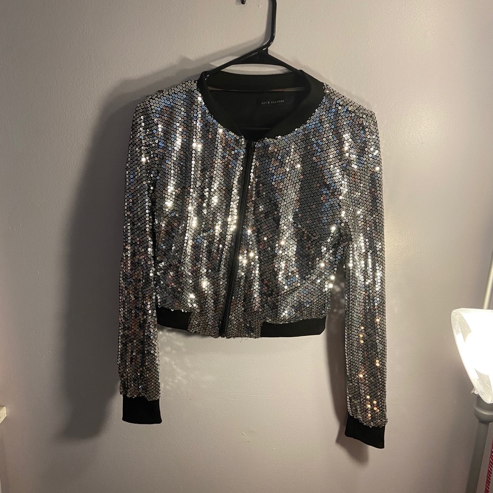 LOVE CULTURE SEQUIN JAKCKET SIZE SMALL